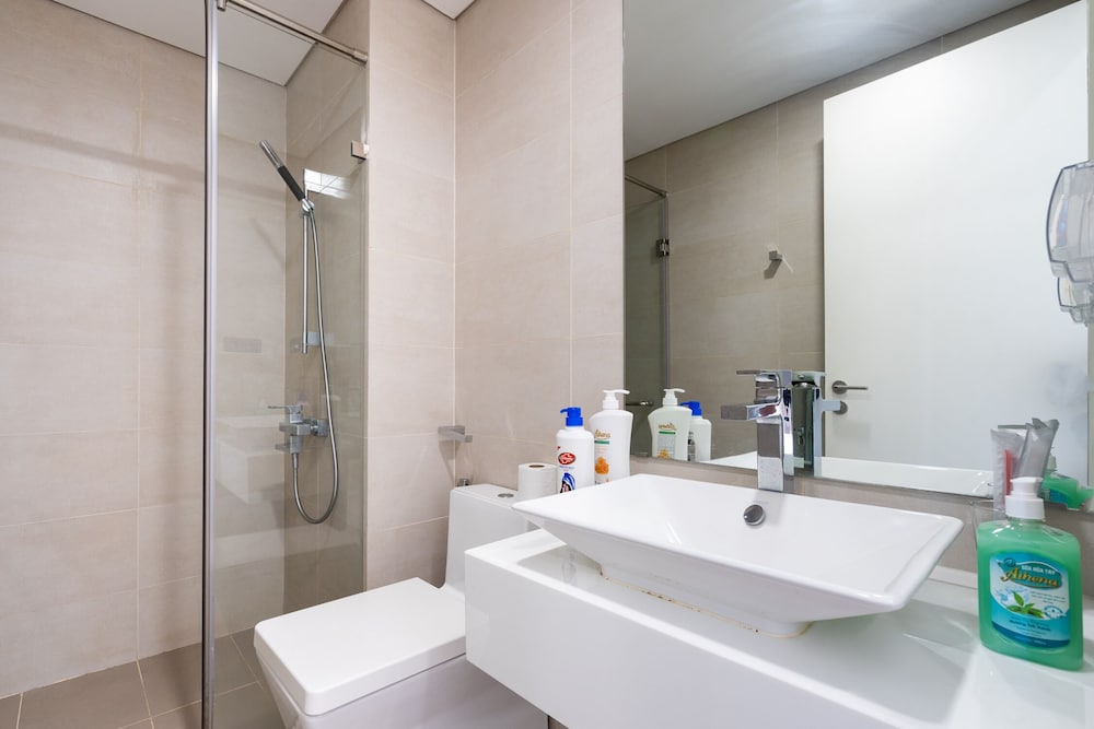 Jennifer House - Millenium Apartment