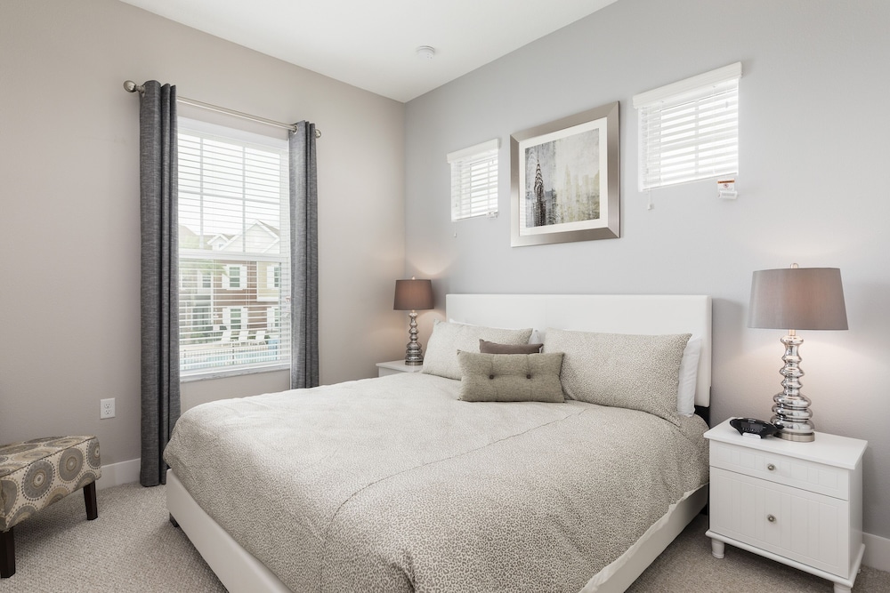 Summerville Vacation Homes by Columbia Management