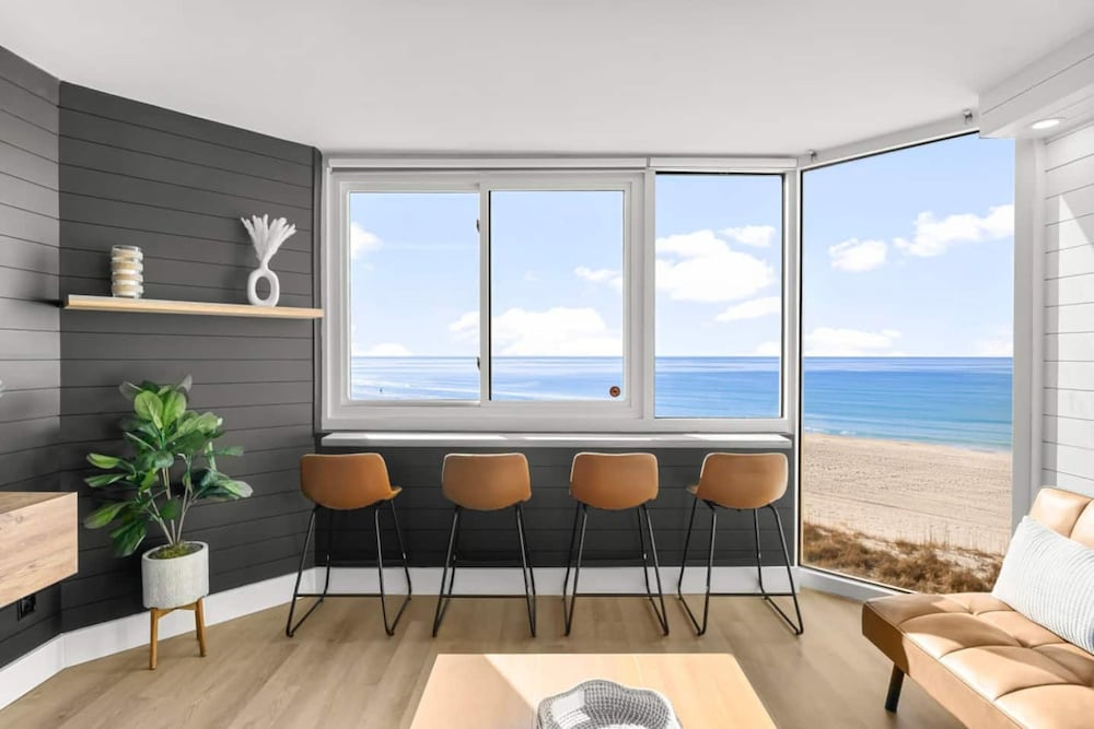 Beach Front Ocean View Condo - Top of the Gulf 523