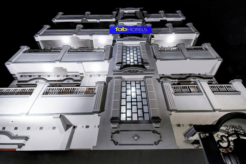 Fabhotel Rb Palace