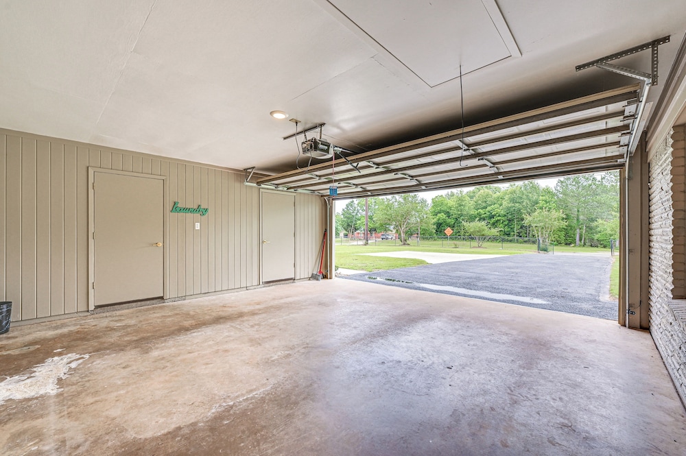 Patio, Yard, Views: Modern Home in Longview