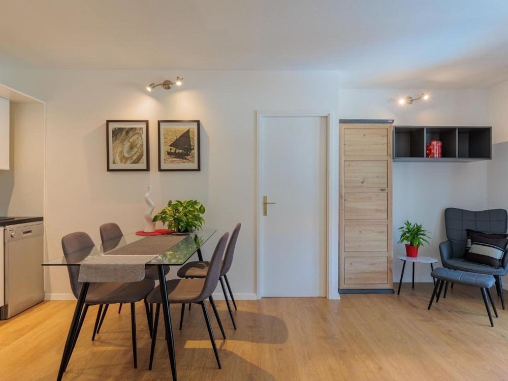 Charming Apartments Tome With Pool