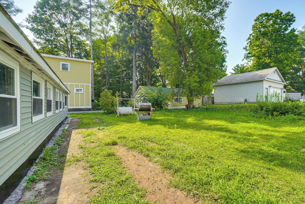 1 Mi to Dtwn Saratoga Springs: Cozy Duplex Apt!