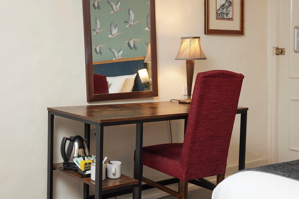 Sudbury Vacations - The Bull Hotel Long Melford by Greene King Inns - Property Image 12