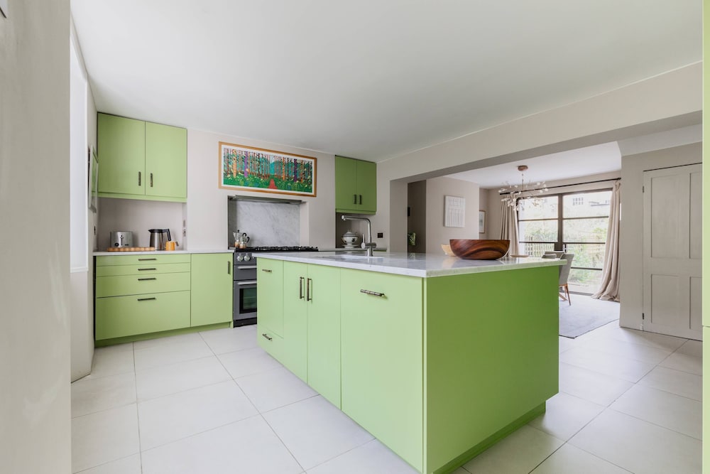 Hemingford Road IV by Onefinestay