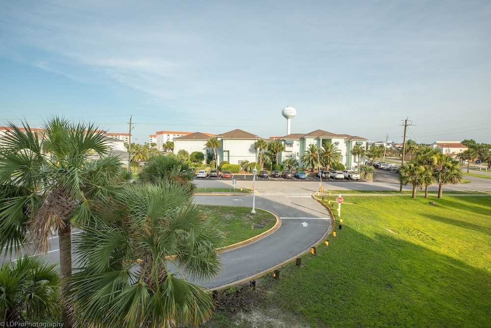 Seacrest 314 is a 2 BR Gulf Side on Okaloosa Island by RedAwning view 5