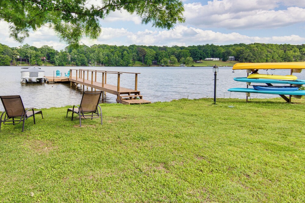 Newly Renovated Lake Bowen Home w/ Game Room!