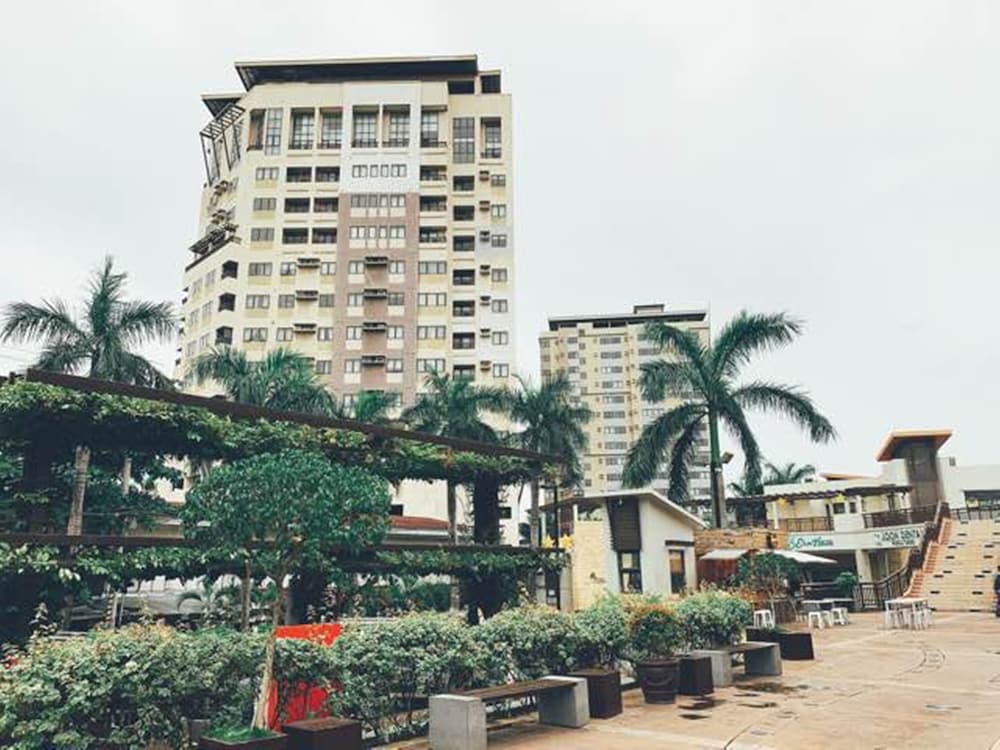 Cebu Vacations - The Persimmon Cebu by Sleepingpong - Property Image 1