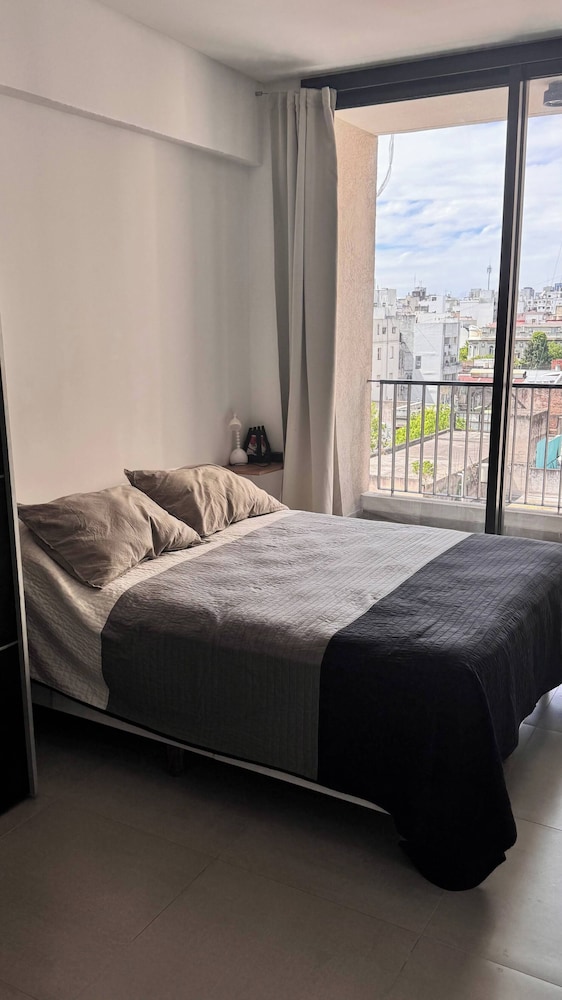 Alberti 360 Charming City Center Apartment With Shared Pool