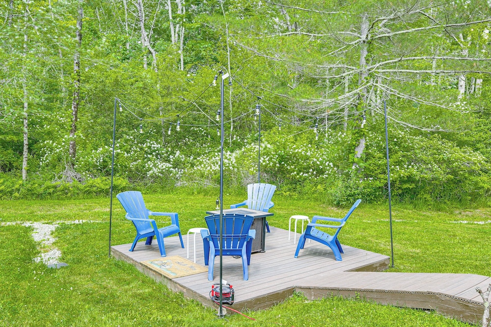 3 Mi to Kent Falls: Nature Escape w/ Deck & Garden