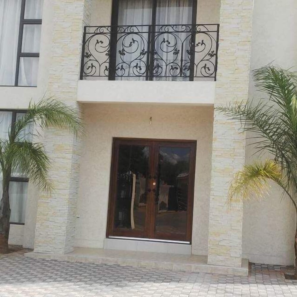 First Avenue Guest House