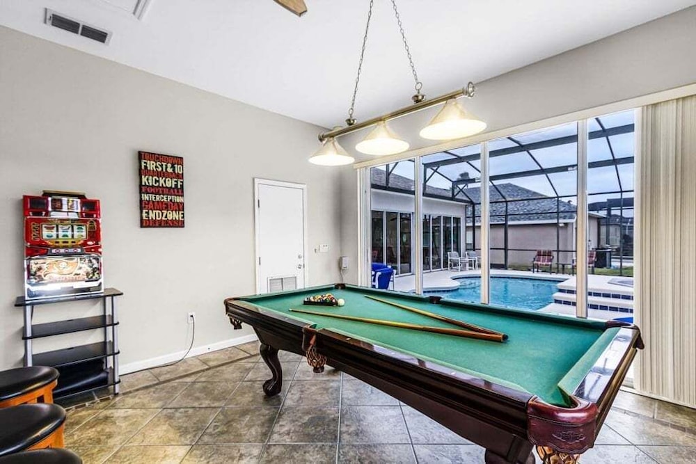 4 Bed Pool Home, Pool Table & More 4 Bedroom Villa