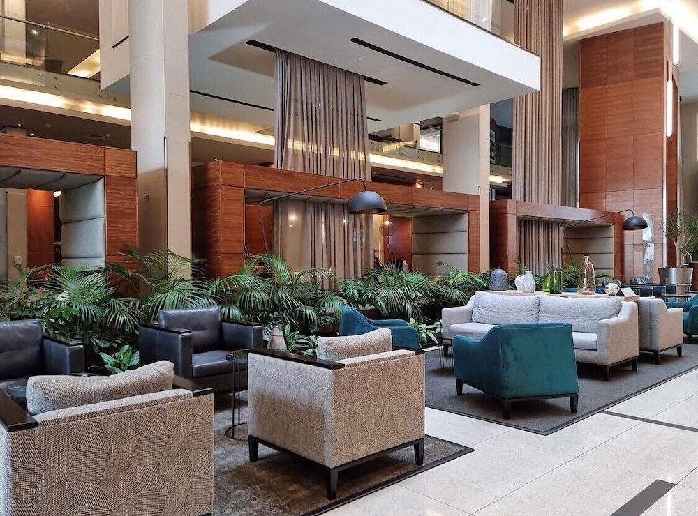 CENTURY CLUB - Luxury Apartment Hotels