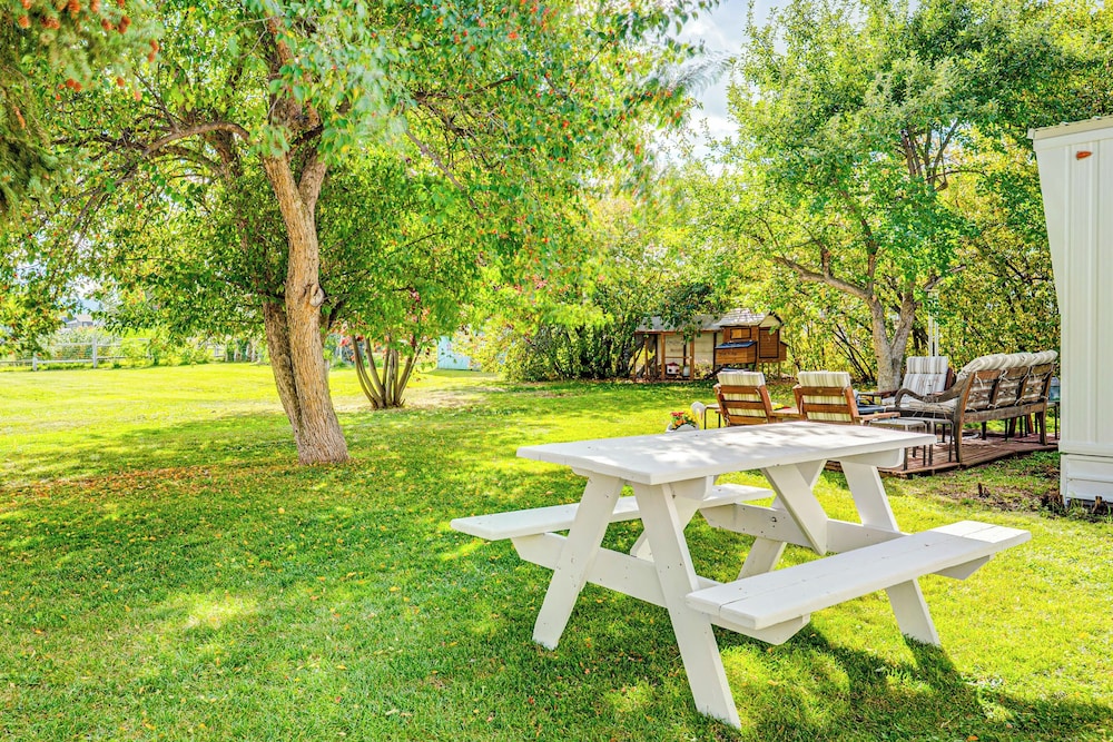 Fishing & Skiing Base! Residential Bozeman Escape