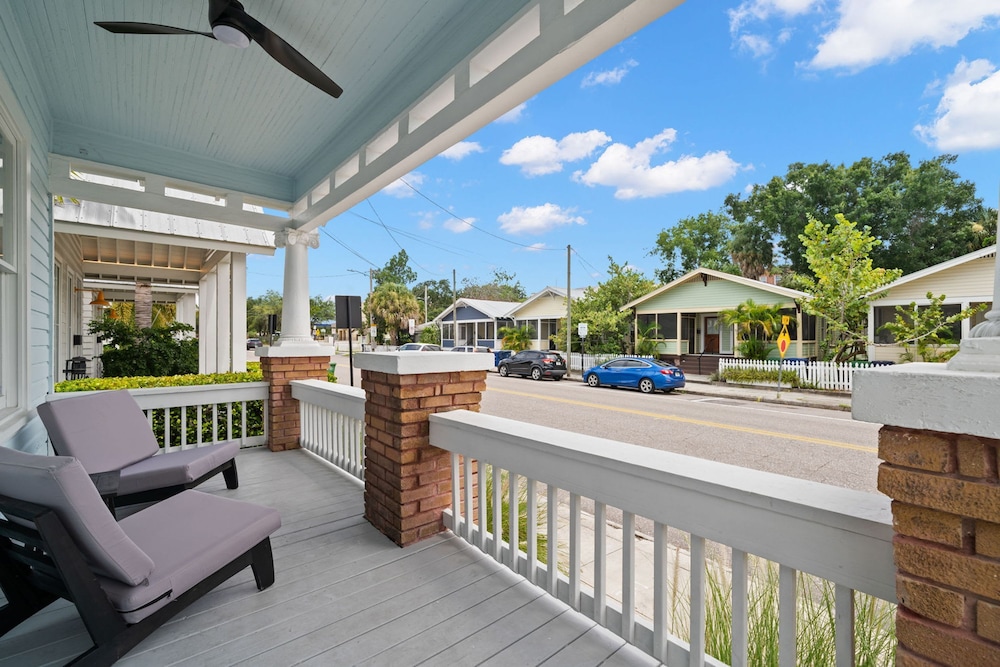 NEW Casa Fuente Ybor Bungalow Steps to 7th Ave view 2