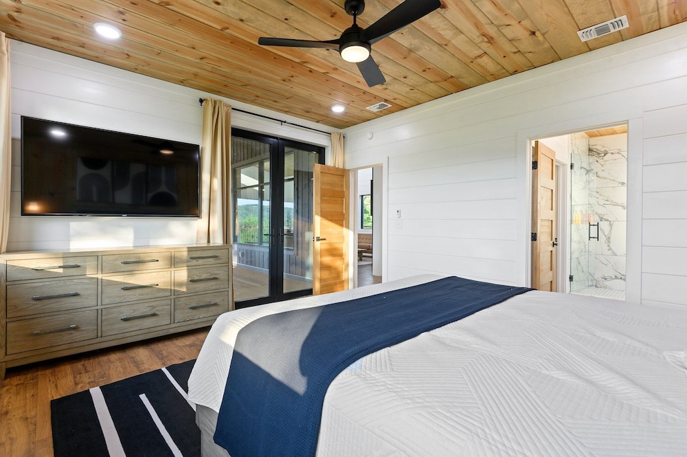 Luxury Retreat in Broken Bow