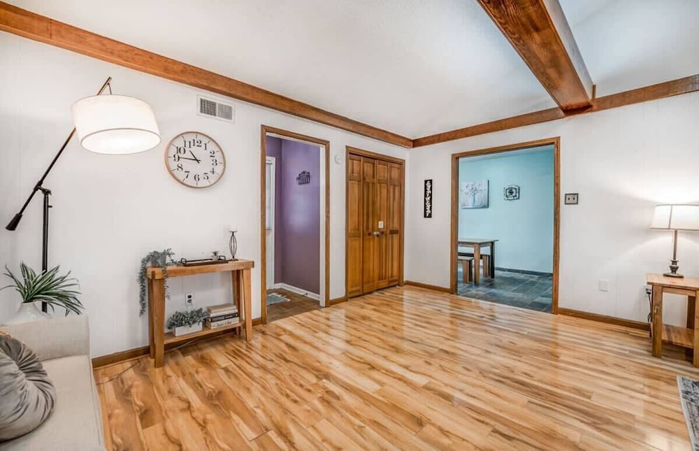 Hardwood Guesthouse
