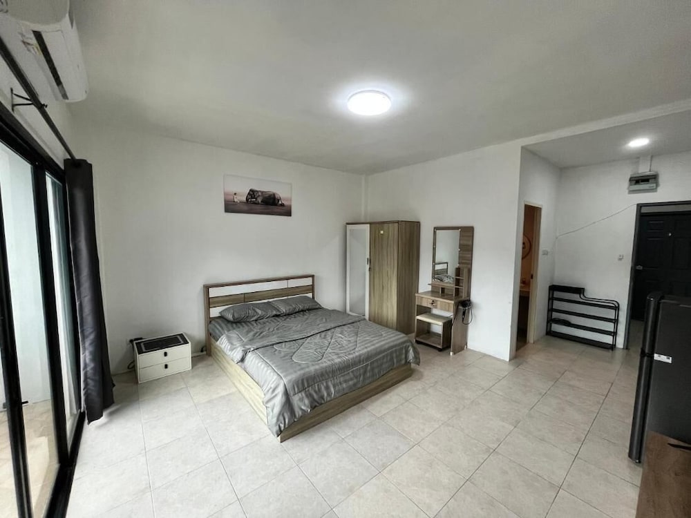 Private Apartment in Phuket With Balcony and Free Wifi