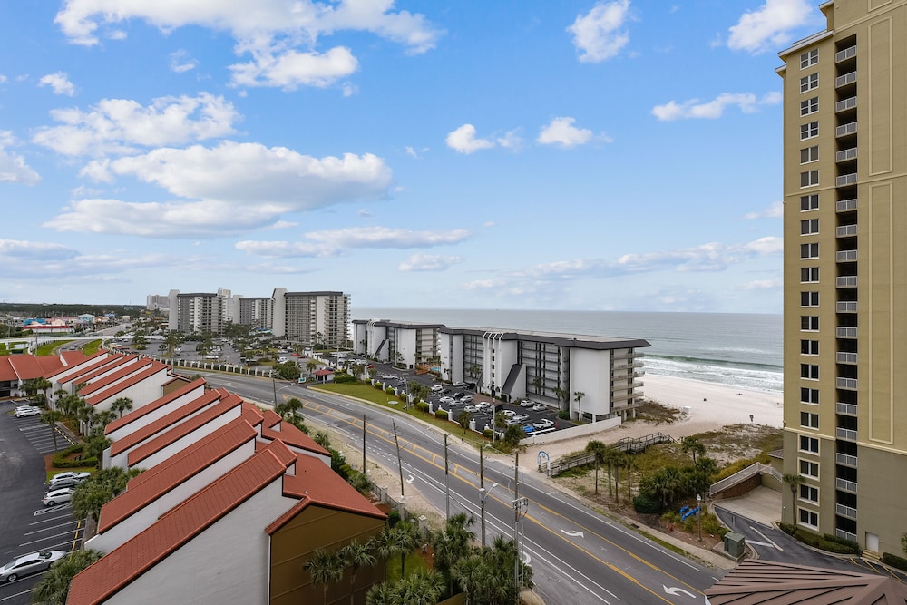 Grand Panama Beach Resort by Book That Condo