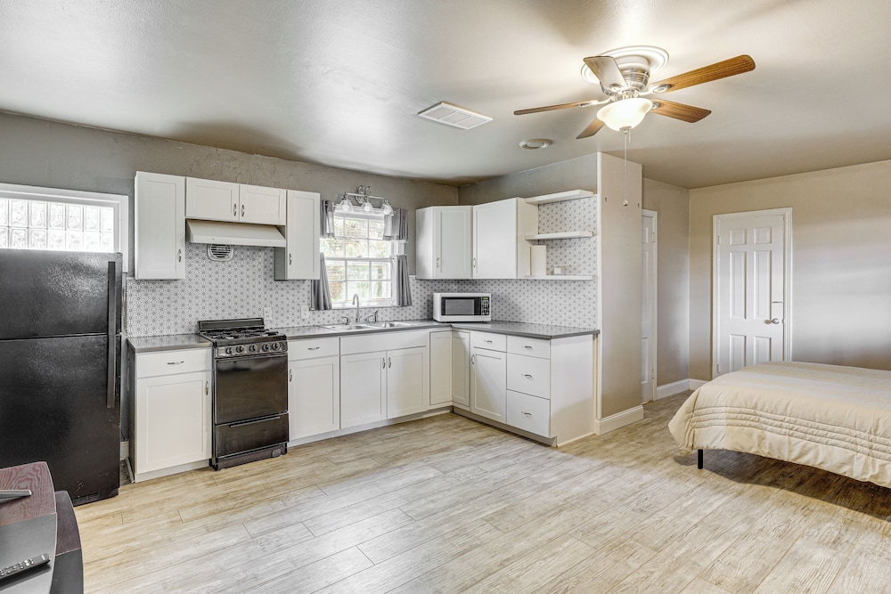 Half-mi to Campus! Lubbock Home w/ Fenced Yard