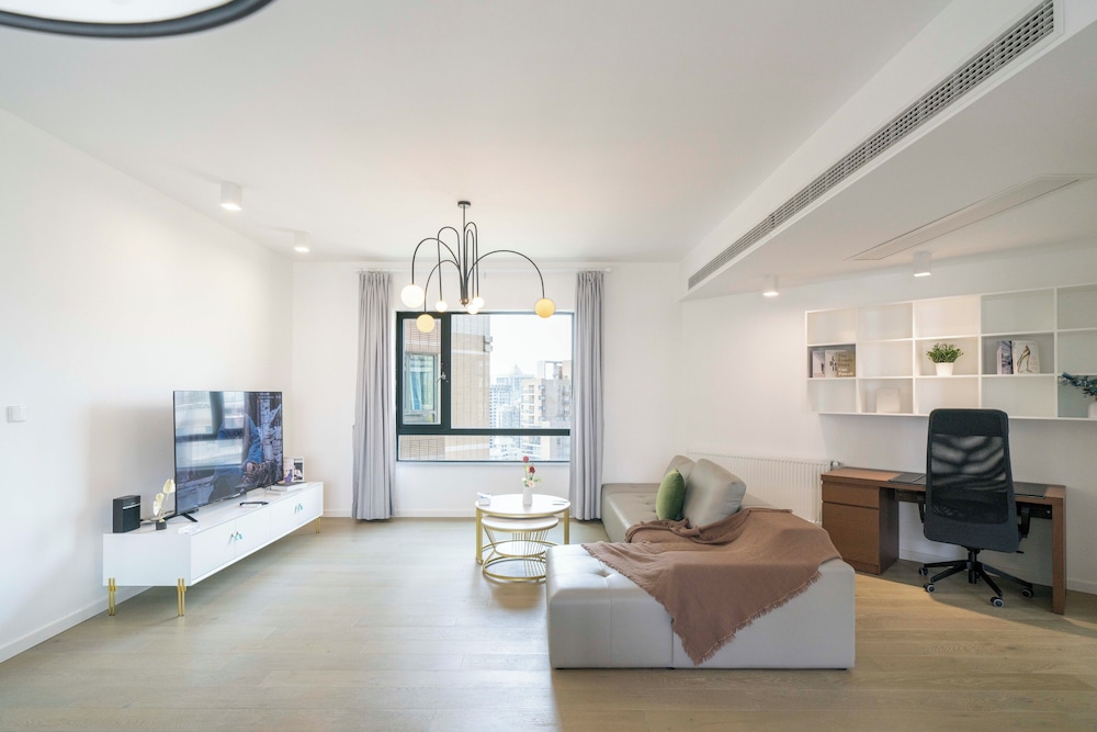 Tyms 3BR 2BA Apt Novel Garden Metro