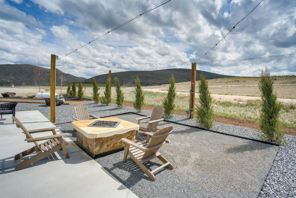 3 Mi to Bear Lake: Home w/ Hot Tub & Huge Patio!