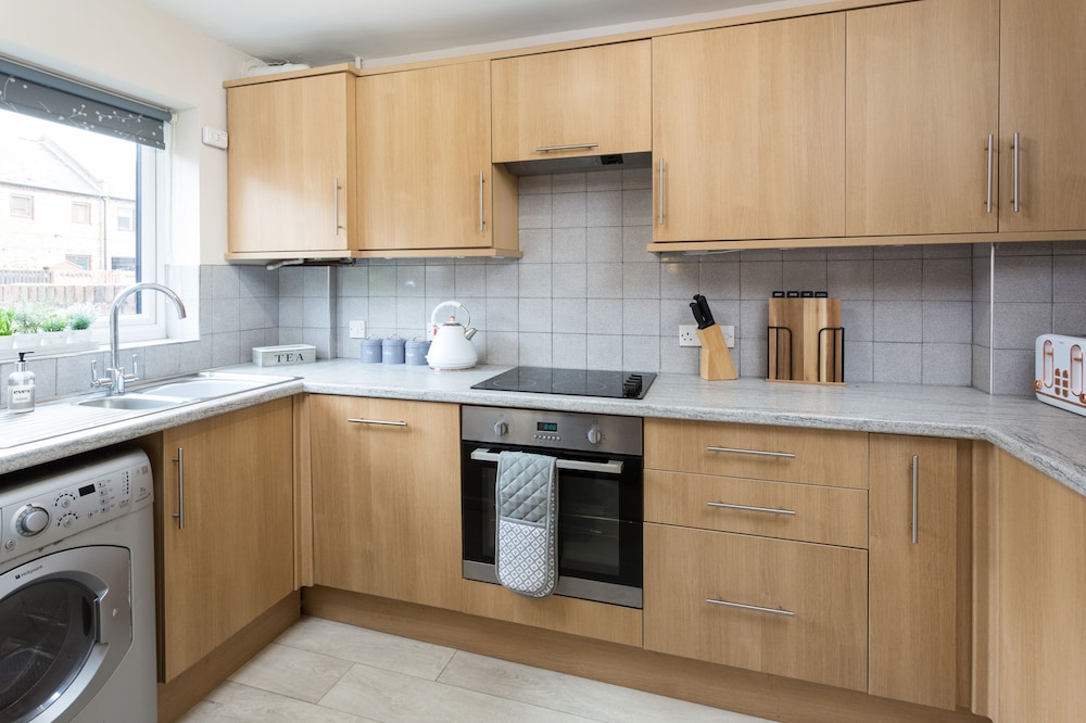 Fewster Way Townhouse view 3