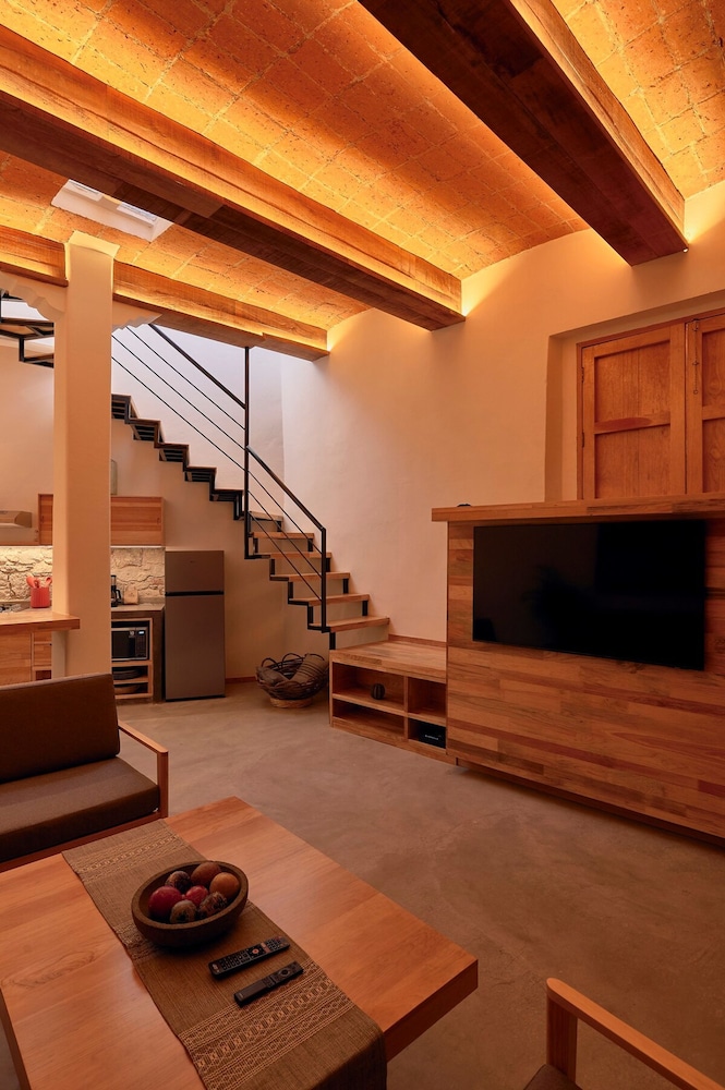 Rubina Jewel in Downtown Design Location Comfort