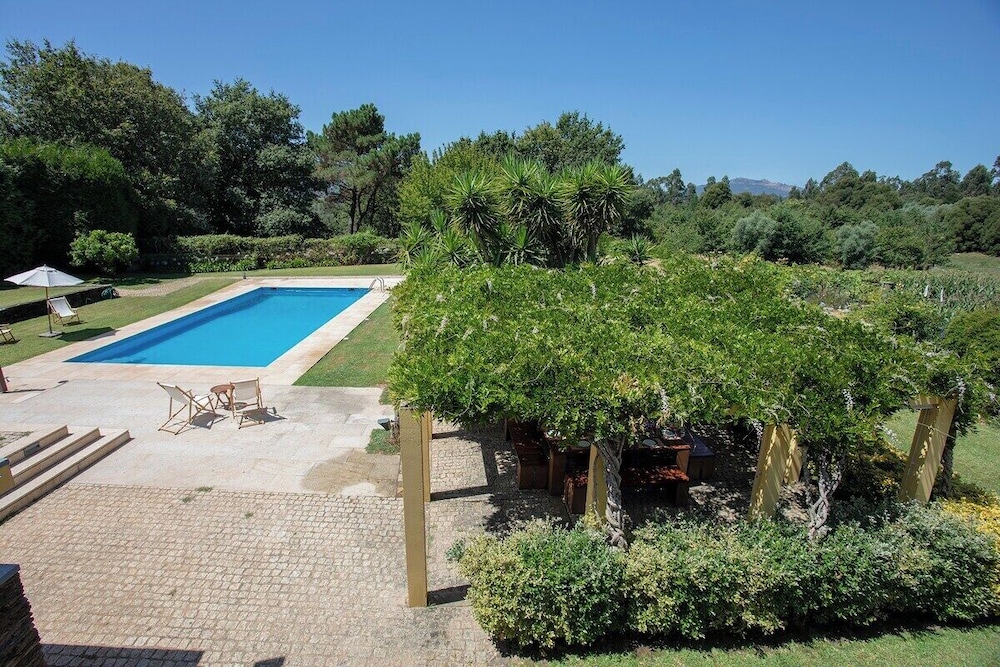 Liiiving in Caminha Countryside Pool House