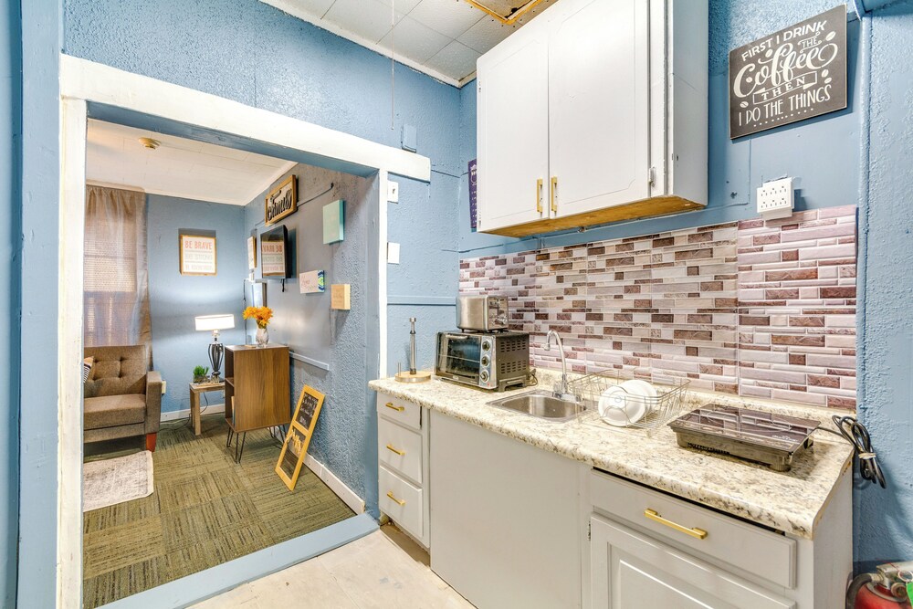 Centrally Located North Little Rock Studio w/ Yard
