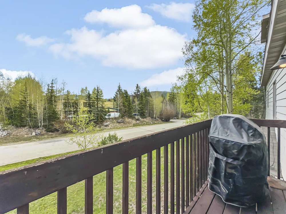 203 N. 7th Ave 3br 3.5ba 3 Bedroom Townhouse by RedAwning