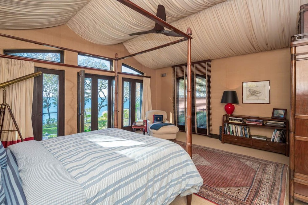 Bluffside Cove by Rove Beachfront w Pool Sauna
