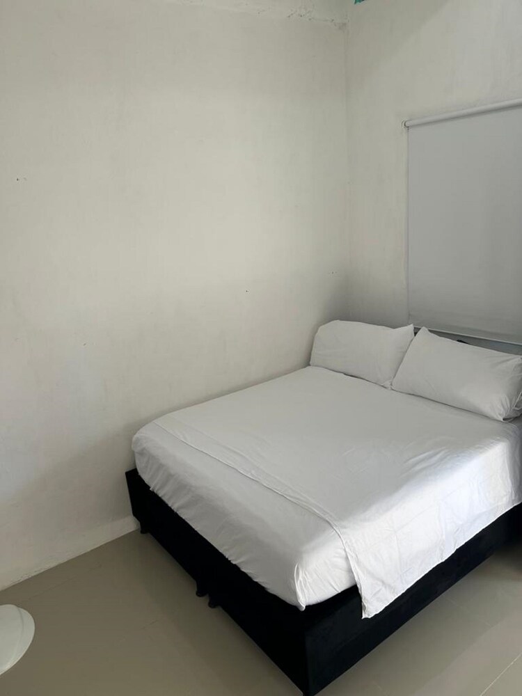 HABITACION TR-V3D DE HOSTAL CON V. WIFI