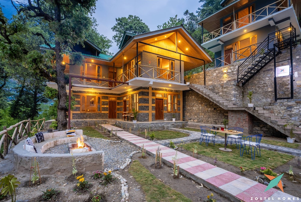 Zostel Homes Tirthan - Gushaini