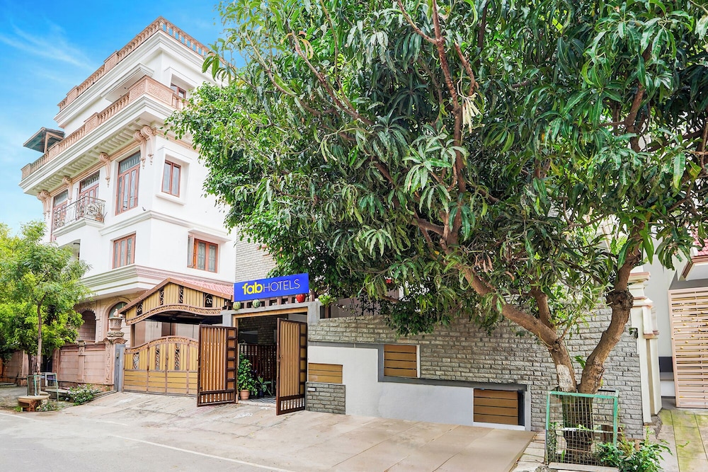 Fabhotel Srinidhi Stay Inn