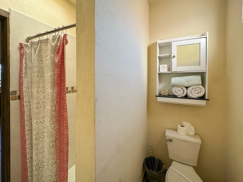Casita With Excellent in Town Location