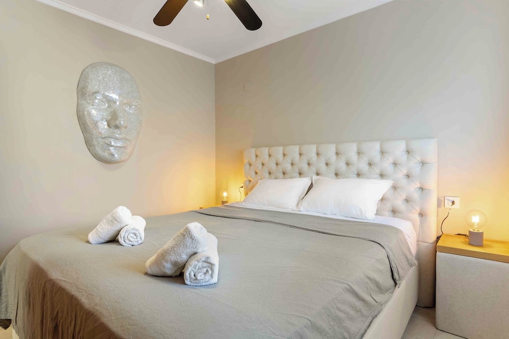 Beautiful and Cozy Villa With Private Pool in Urb, San Luis, El Chaparral, Torre