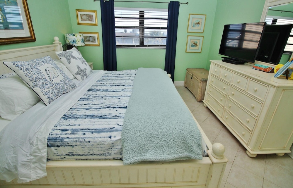 Hacienda del Sol II 306