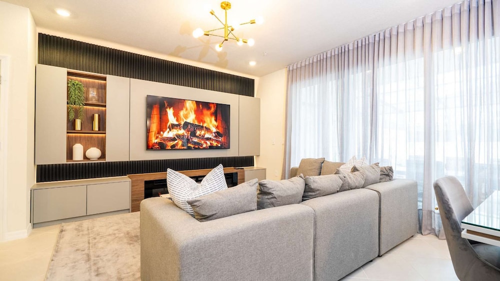 Upstay Family Fun 5BR Retreat w Pool Games Room