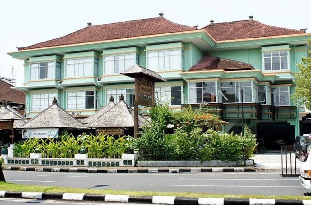 Hotel The Studio One at Nusa Dua - Image 1