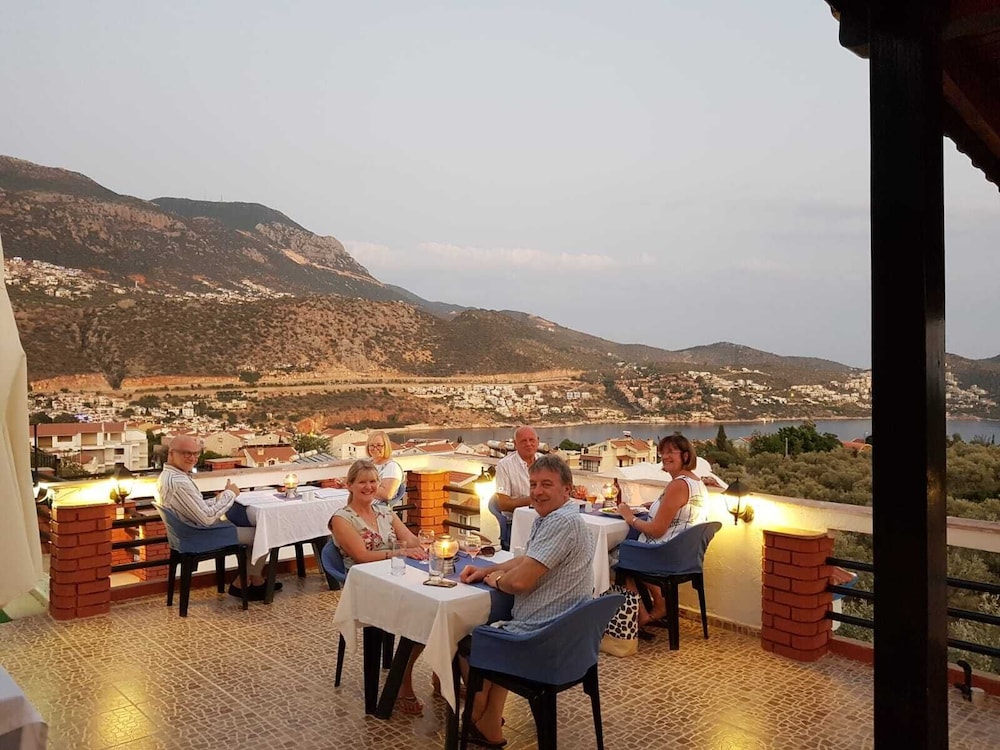 Lizo Hotel - Image 45