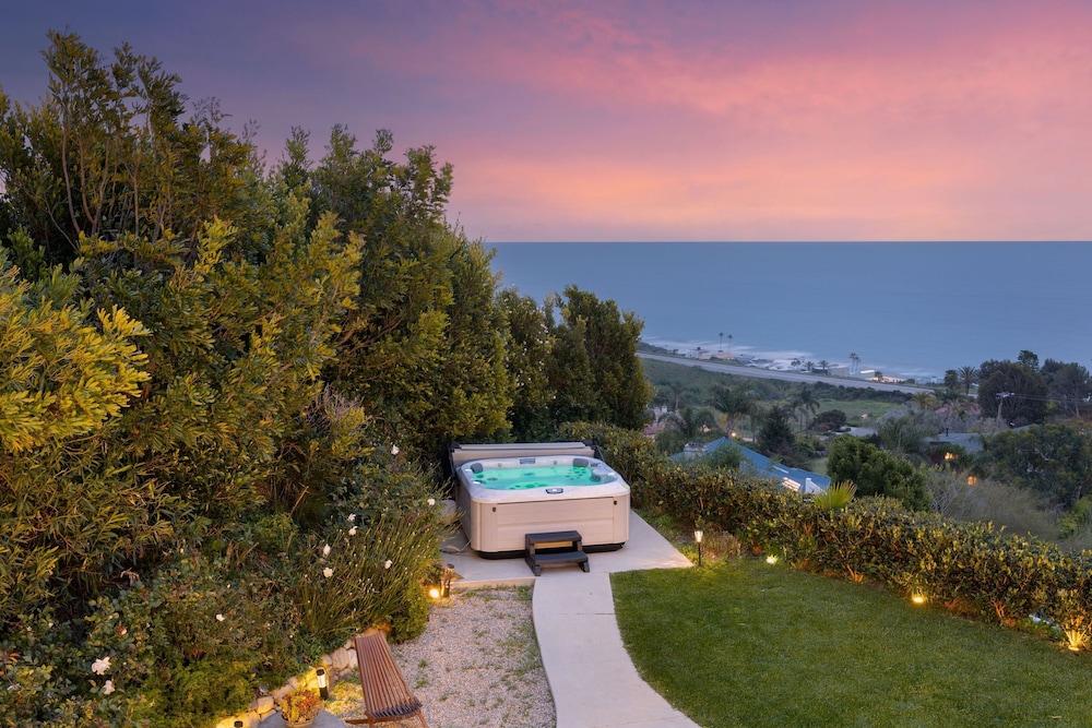 Stardust by Avantstay Views Hot Tub Pool Table