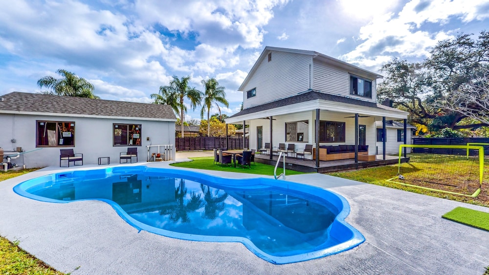 Casa Nirvana 4BR Home With Private Pool
