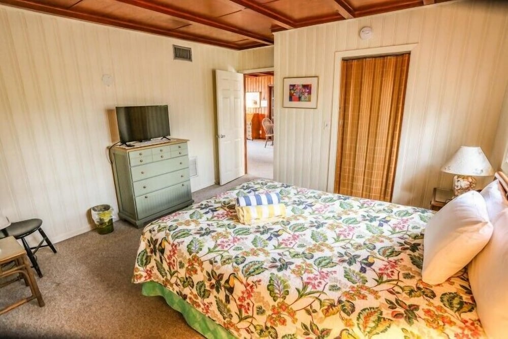 4851 Dolphin Lane - M view 5
