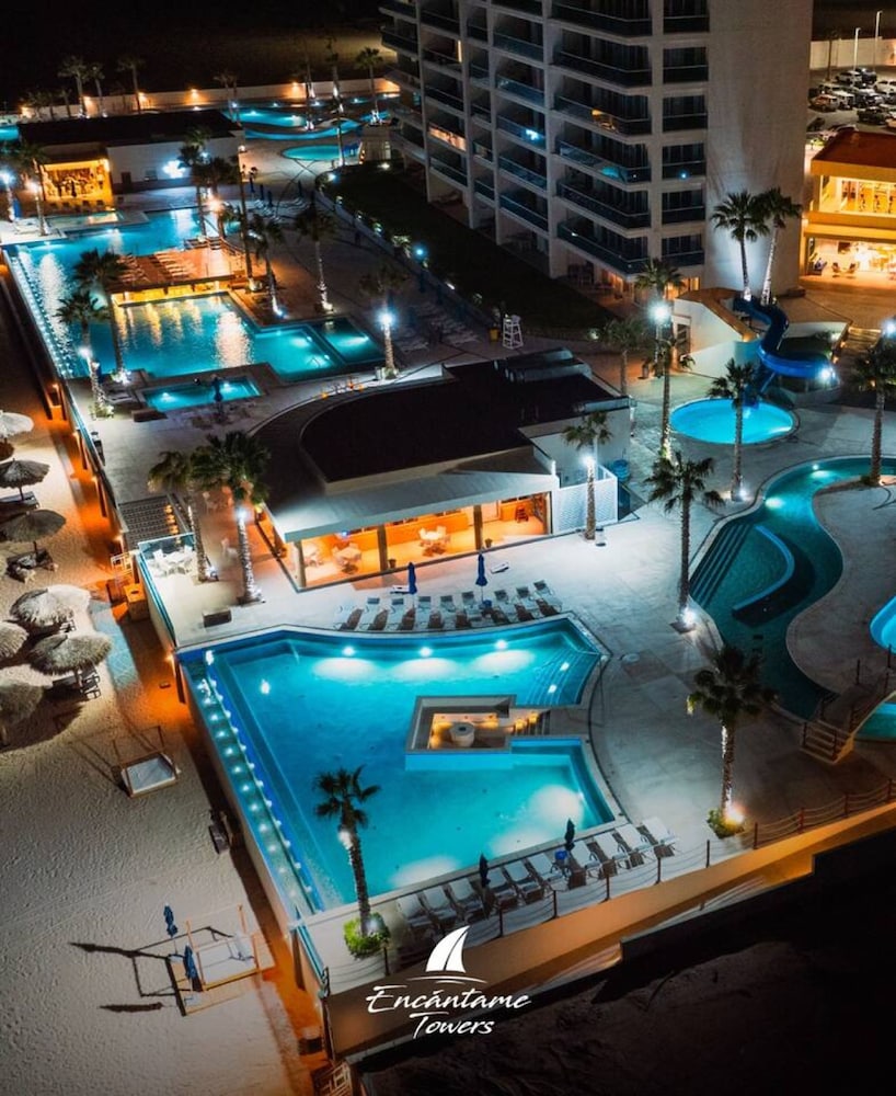 Beachy Condo - 2BR 2B