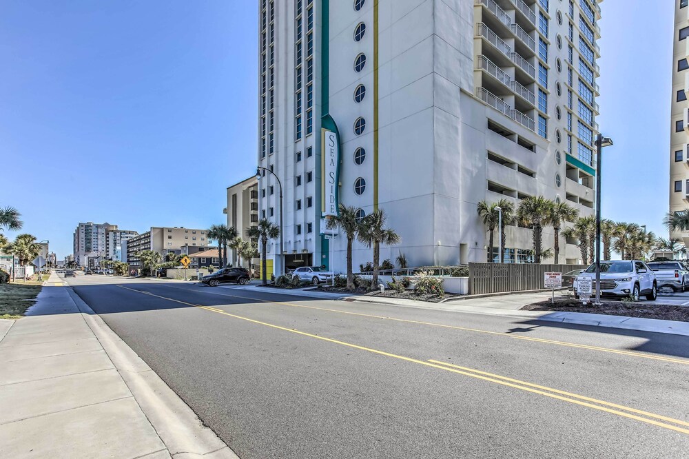 Chic North Myrtle Beach Condo: Beach Front! view 3