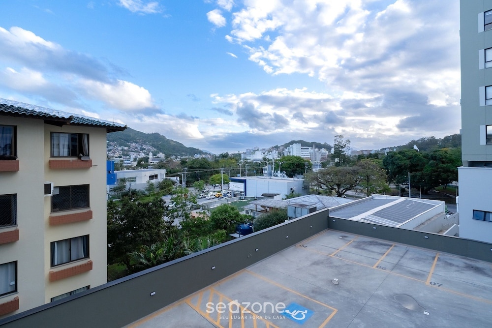 Modern and Fully Equipped Apartments Just Minutes From Lagoa da Conceicao and the Beach - VTD