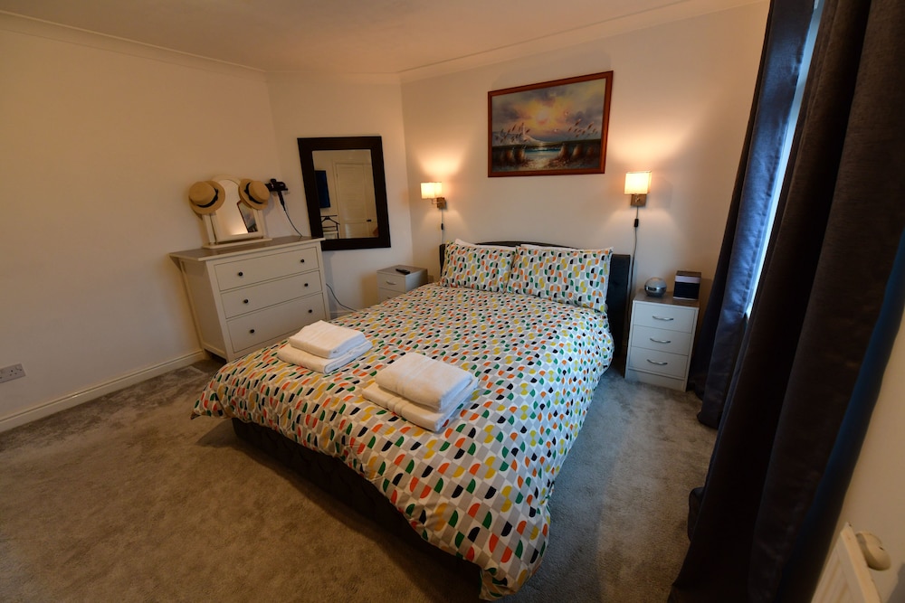 2Bd Garden Home - A Short Walk To Stonehenge