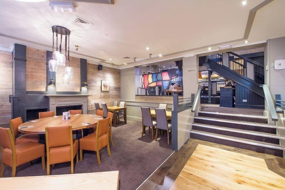Premier Inn Cardiff West — photo 9