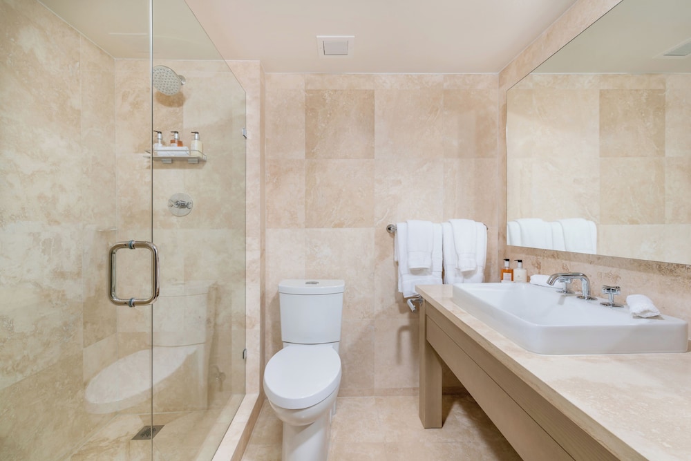 Luxury Vacation Rentals at 1 Hotel & Homes by LRMB